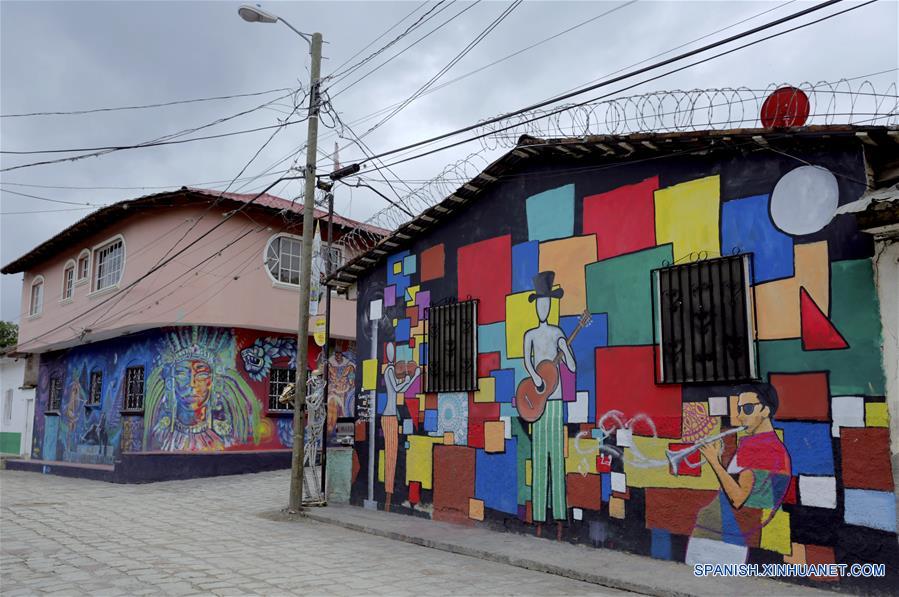 HONDURAS-CANTARRANAS-MURALES