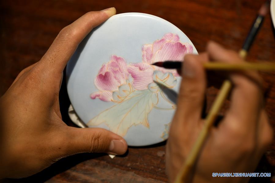 CHINA-HEBEI-PINTURA EN CERAMICA