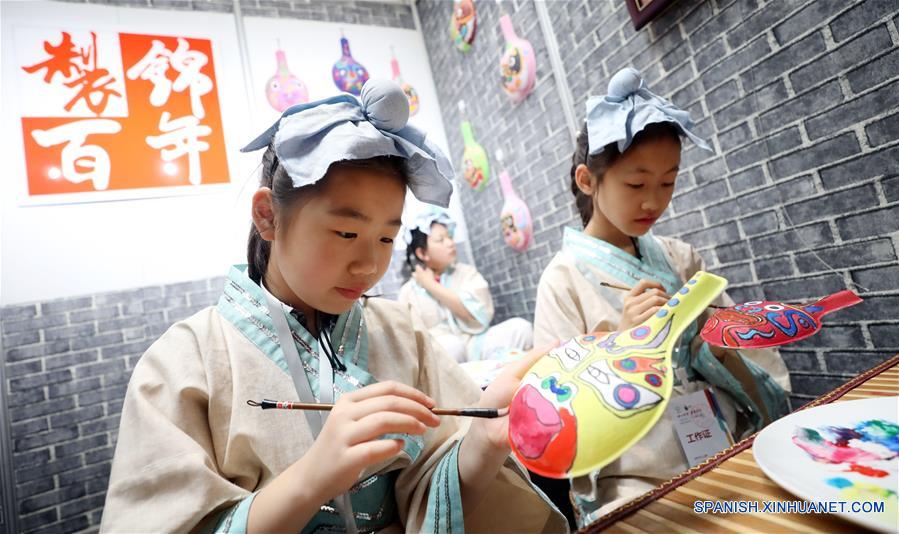 CHINA-SHANDONG-DIA DEL NIÑO-CELEBRACION