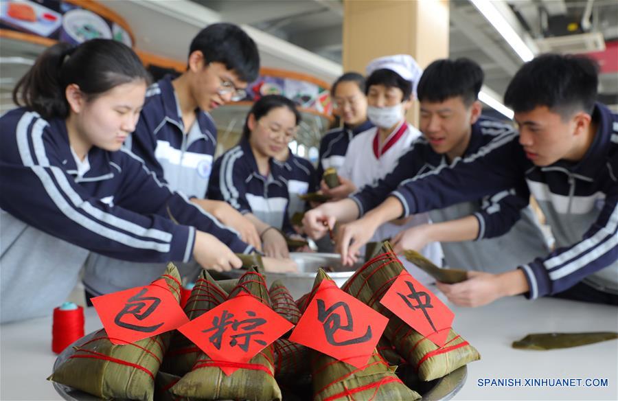 CHINA-ZHEJIANG-FESTIVAL DEL BOTE DEL DRAGON-CELEBRACION 