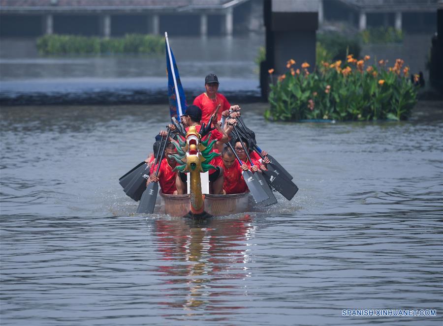CHINA-ZHEJIANG-FESTIVAL DEL BOTE DEL DRAGON-CELEBRACION 