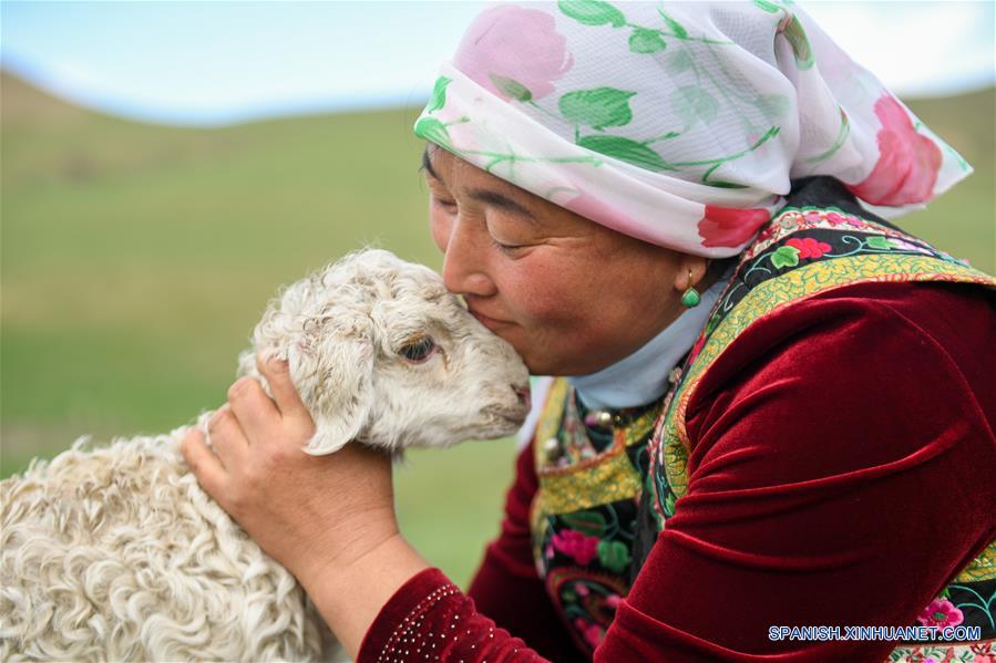 CHINA-CHIFENG-PASTORES-MIGRACION