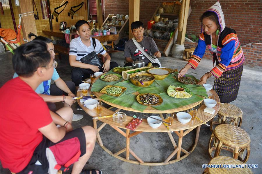 CHINA-YUNNAN-ETNIA JINO-ESTANCIA