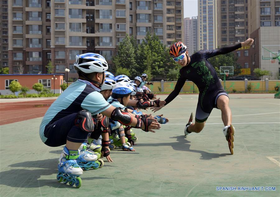 CHINA-HEBEI-PATINAJE SOBRE RUEDAS