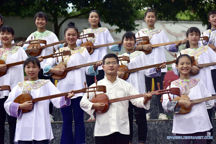 CHINA-GUIZHOU-CULTURAS ETNICAS-CAMPUS 