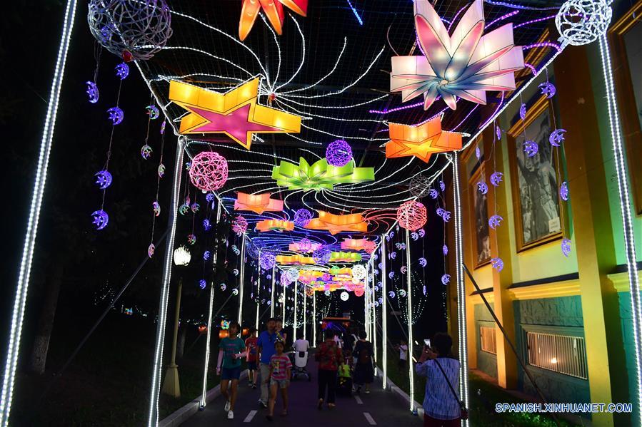CHINA-JILIN-ESPECTACULO DE LINTERNAS