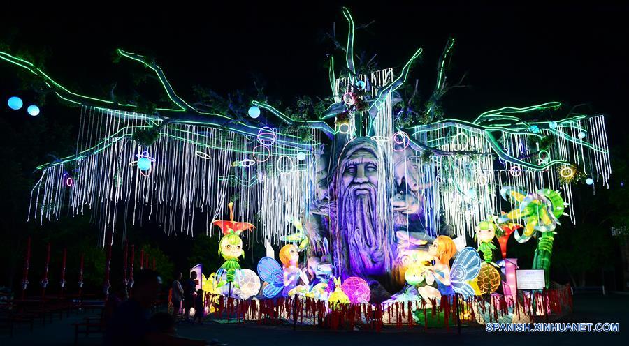 CHINA-JILIN-ESPECTACULO DE LINTERNAS