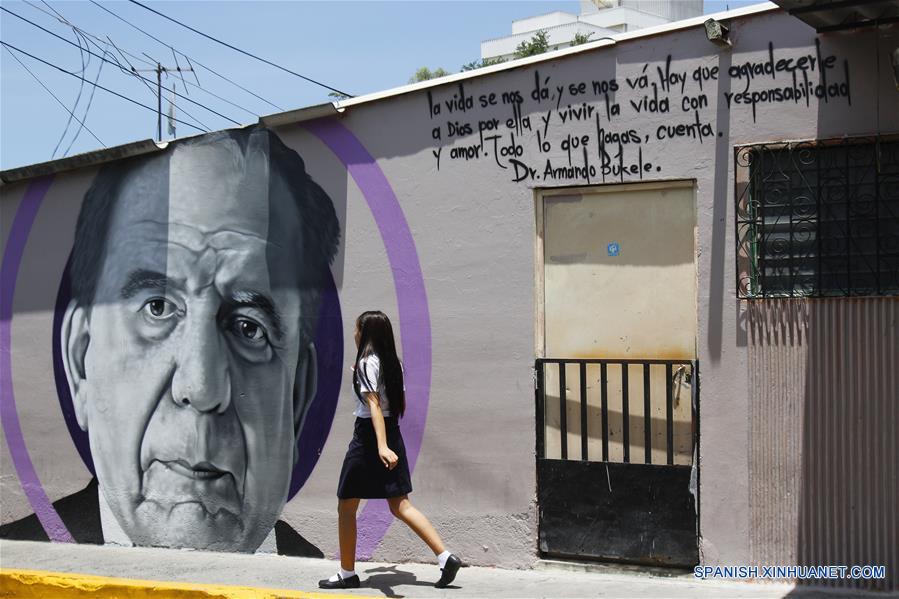 EL SALVADOR-SAN SALVADOR-GRAFITI
