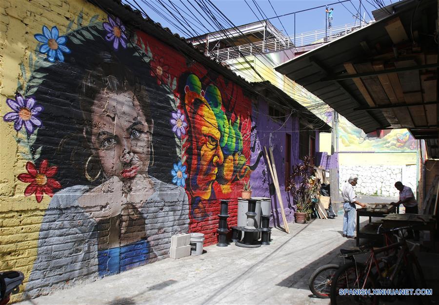 EL SALVADOR-SAN SALVADOR-GRAFITI