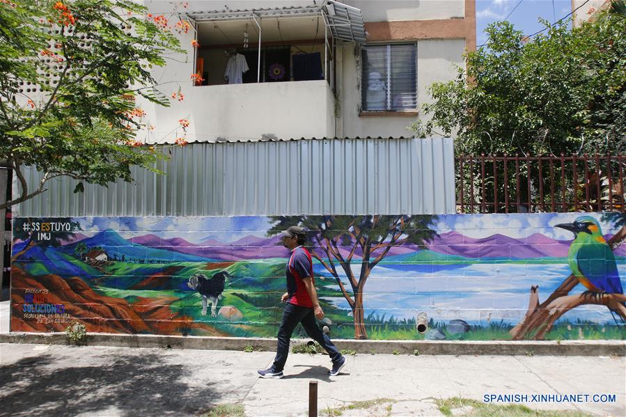 EL SALVADOR-SAN SALVADOR-GRAFITI