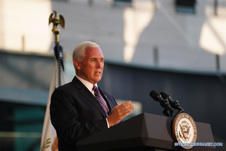 EEUU-WASHINGTON-NEIL ARMSTRONG-TRAJE ESPACIAL-APOLO 11-MUESTRA