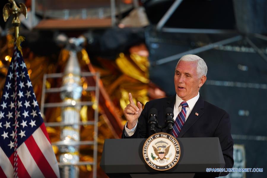 EEUU-WASHINGTON-NEIL ARMSTRONG-TRAJE ESPACIAL-APOLO 11-MUESTRA