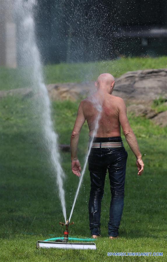 Temperatura en Nueva York se eleva a 36 grados centígrados CHINA