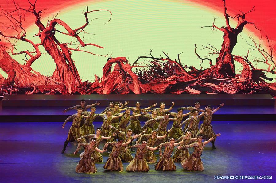 CHINA-GANSU-ACTUACION ARTISTICA