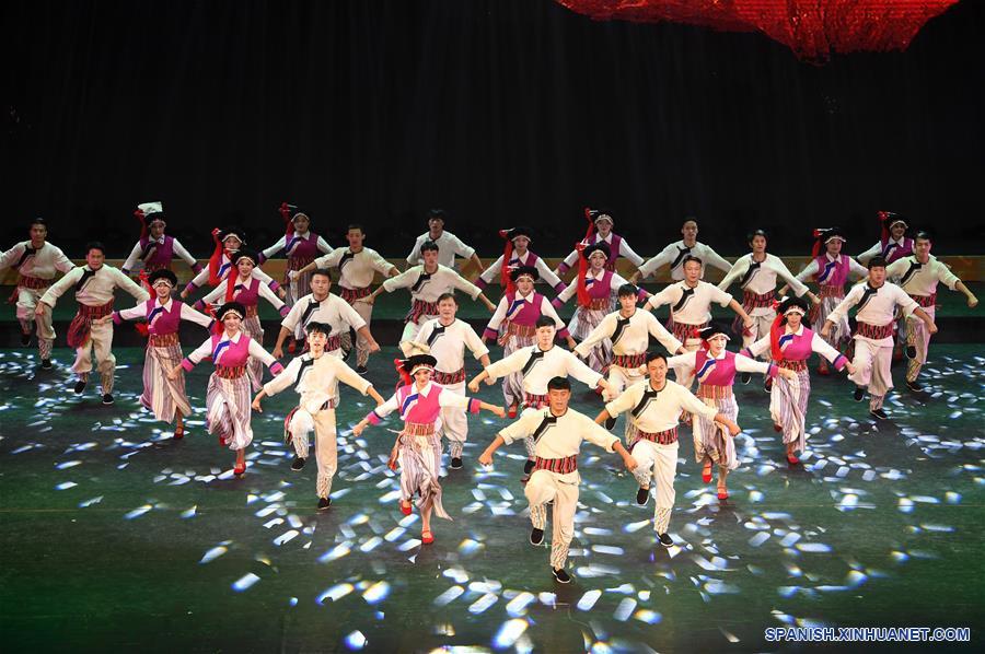 CHINA-GANSU-ACTUACION ARTISTICA