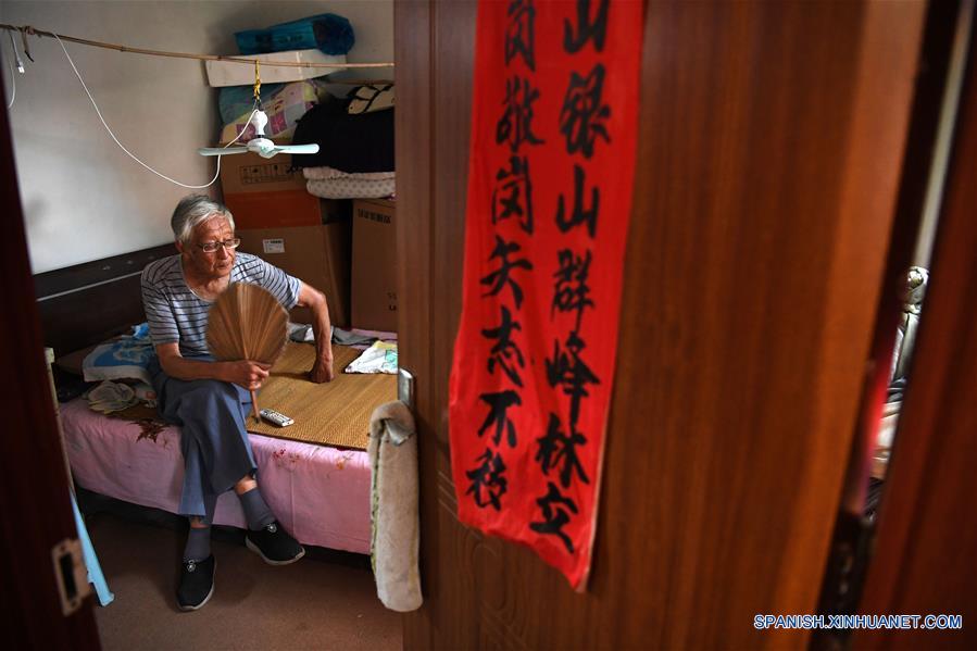 CHINA-ANHUI-ADULTO MAYOR-VOLUNTARIO PARA NIÑOS DEJADOS ATRAS-SERIE 