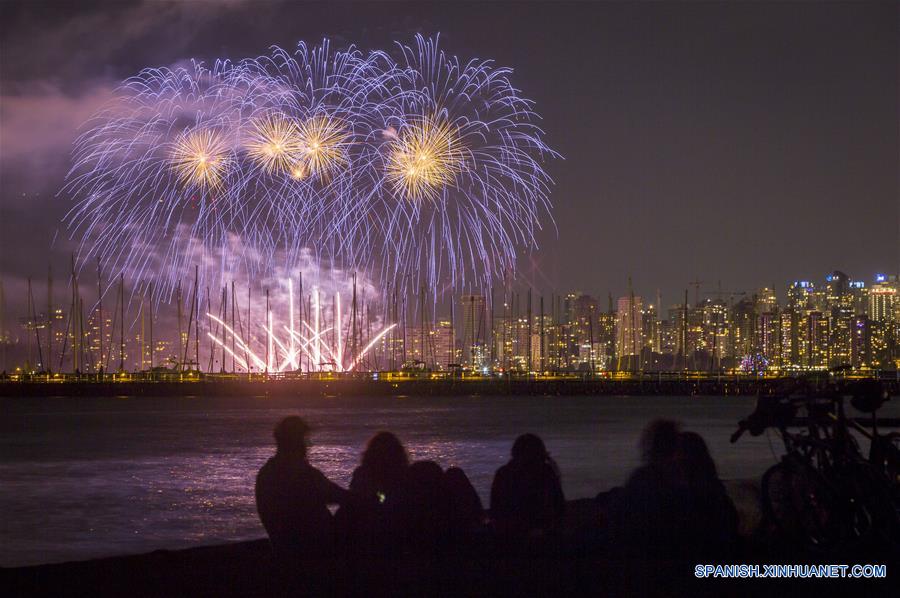CANADA-VANCOUVER-CELEBRACION DE LA LUZ-FUEGOS ARTIFICIALES-EQUIPO DE CROACIA