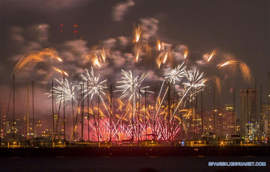 CANADA-VANCOUVER-CELEBRACION DE LA LUZ-FUEGOS ARTIFICIALES-EQUIPO DE CROACIA