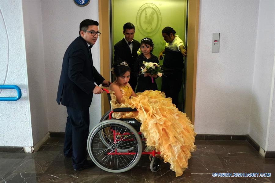 MEXICO-CIUDAD DE MEXICO-HOSPITAL-QUINCEAÑERAS