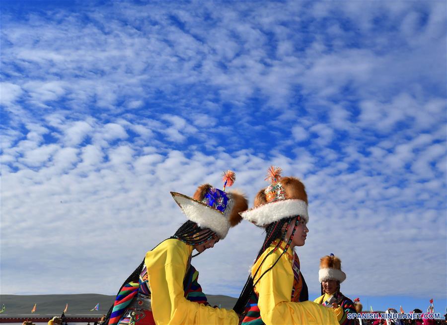 CHINA-NAGQU-TRADICION-SOMBREROS