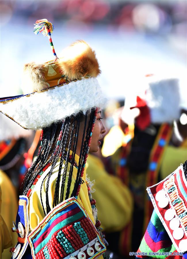 CHINA-NAGQU-TRADICION-SOMBREROS