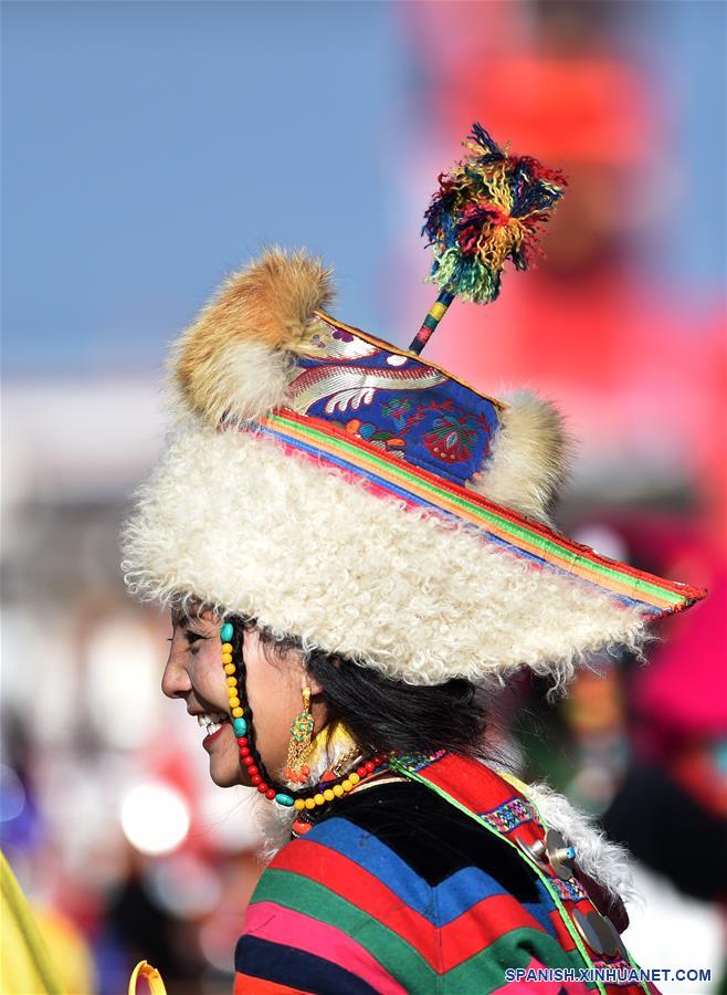 CHINA-NAGQU-TRADICION-SOMBREROS