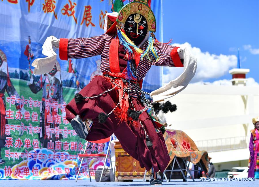 CHINA-SHANNAN-FESTIVAL CULTURAL-OPERA TIBETANA