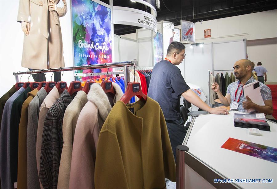 CANADA-TORONTO-FERIA TEXTIL-COMERCIO