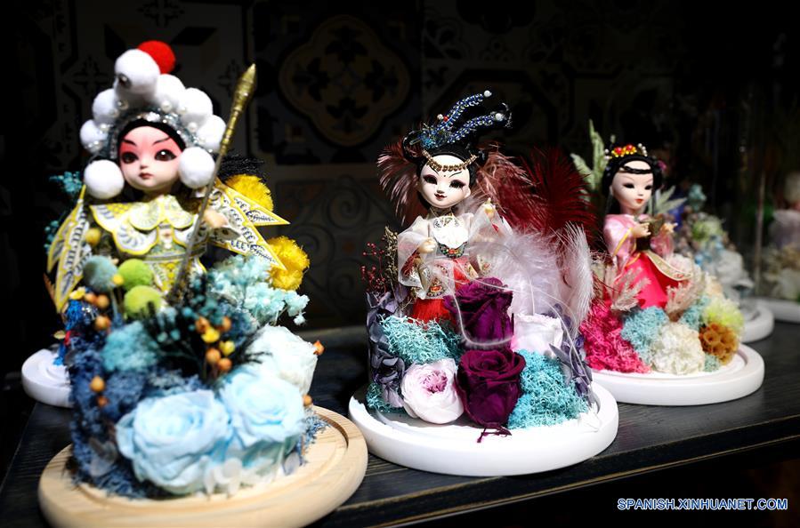 CHINA-HEBEI-FLORES PRESERVADAS 