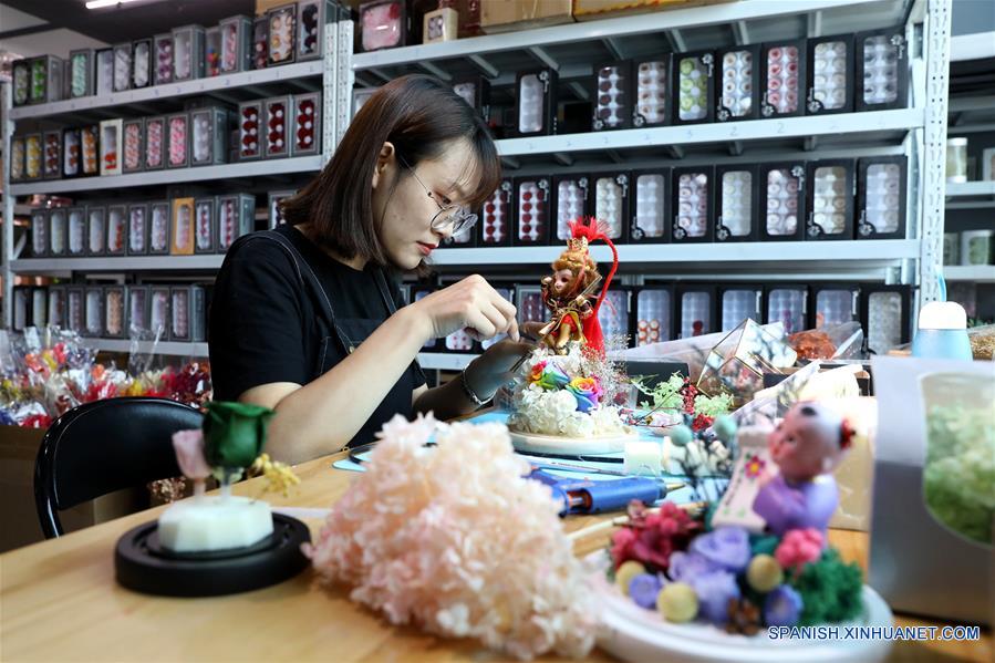 CHINA-HEBEI-FLORES PRESERVADAS 