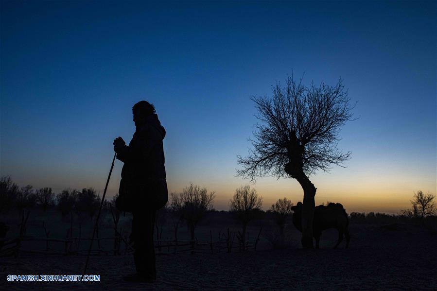 CHINA-XINJIANG-NATURALEZA-RIO KERIYA-SERIE