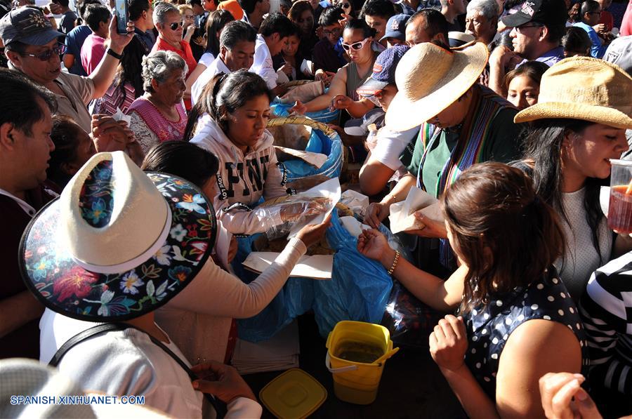 MEXICO-TLAXCALA-FERIA-TACO DE CANASTA