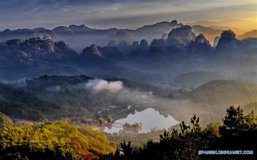 CHINA-FUJIAN-MONTA&Ntilde;A WUYI-PAISAJE