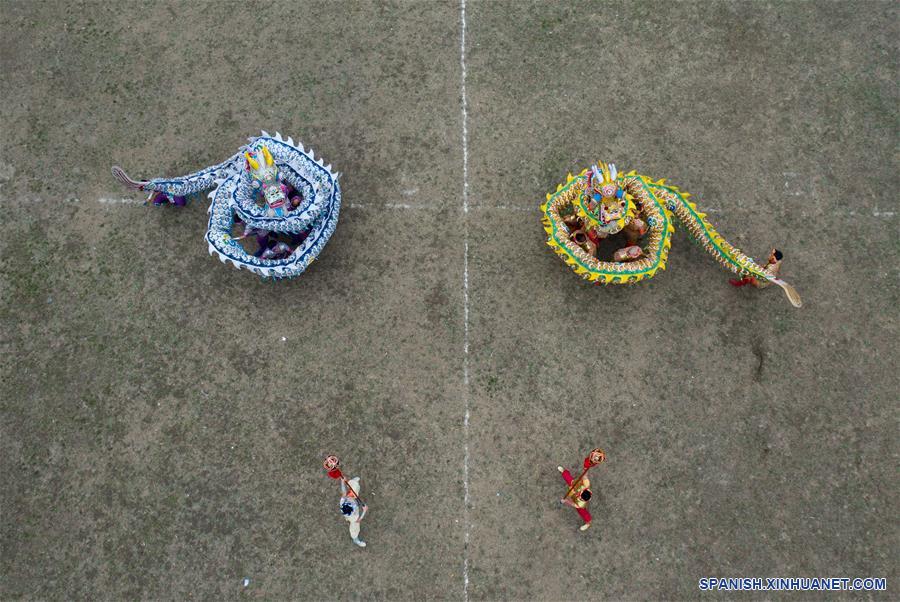 CHINA-SICHUAN-LANGZHONG-DANZA DRAGON Y LEON-FESTIVAL DE PRIMAVERA 