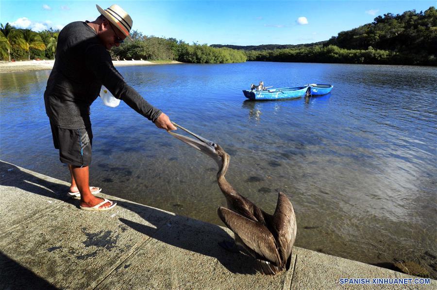 CUBA-CIENFUEGOS-TURISMO