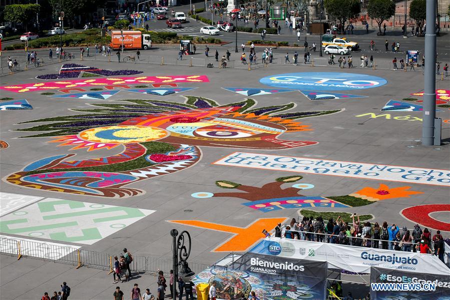 MEXICO-CIUDAD DE MEXICO-ALFOMBRA MONUMENTAL