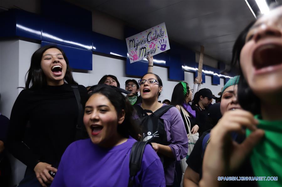 MEXICO-CIUDAD DE MEXICO-DIA INTERNACIONAL DE LA MUJER-MANIFESTACION