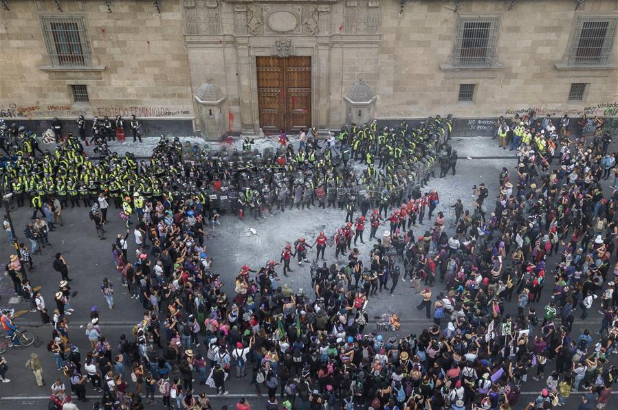 MEXICO-CIUDAD DE MEXICO-DIA INTERNACIONAL DE LA MUJER-MANIFESTACION