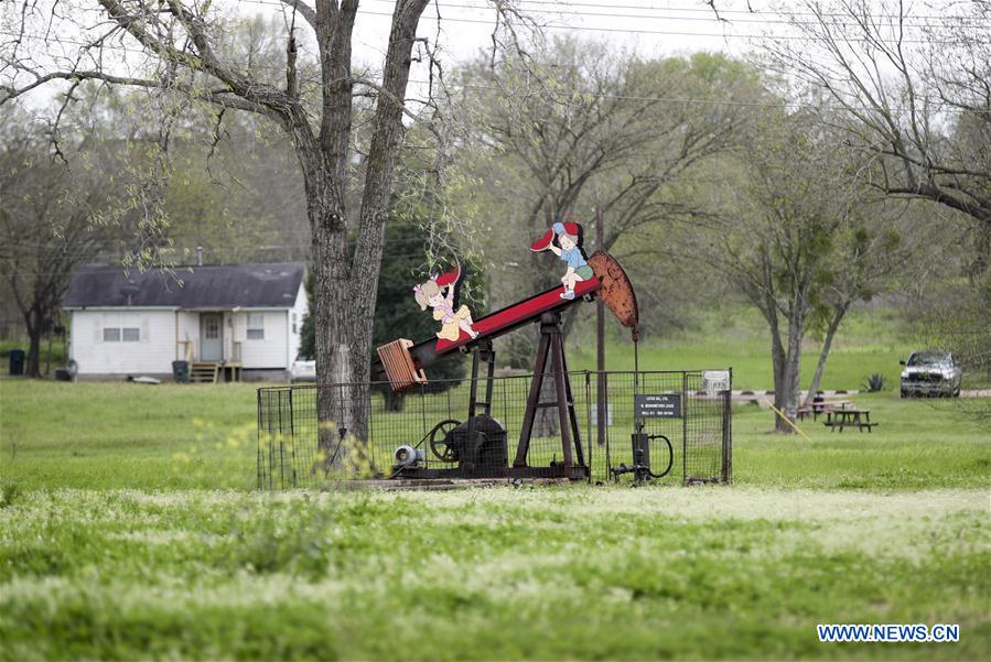 EEUU-TEXAS-LULING-PRECIOS DEL PETROLEO-CAIDA