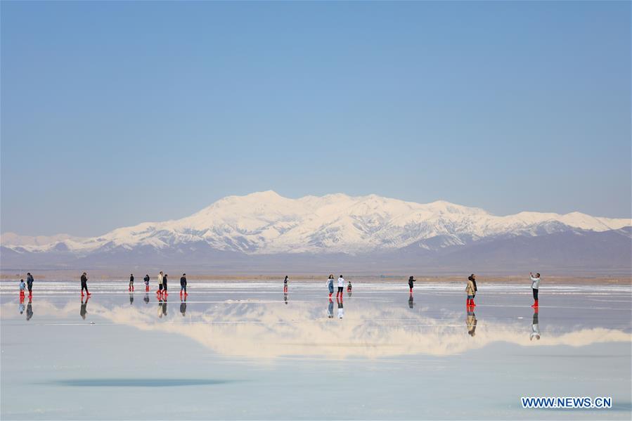 CHINA-QINGHAI-WULAN-LAGO SALADO CAKA-REAPERTURA