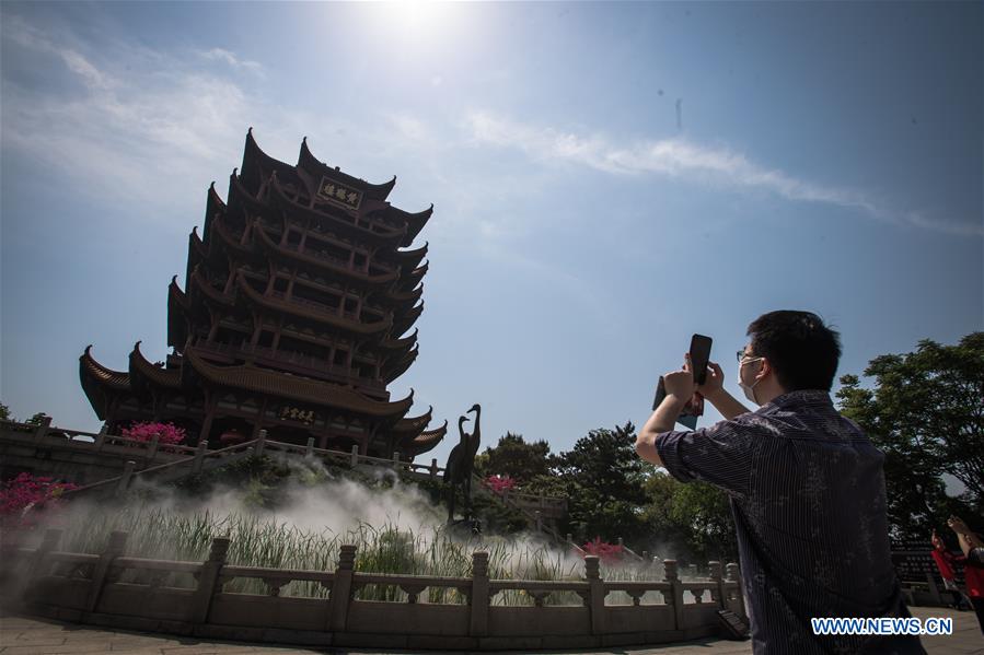 CHINA-WUHAN-COVID-19-TURISMO-TORRE DE LA GRULLA AMARILLA-REAPERTURA