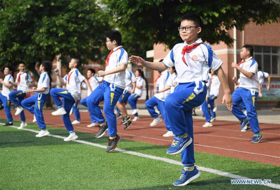 CHINA-GUANGZHOU-COVID-19-ESCUELA-REANUDACION