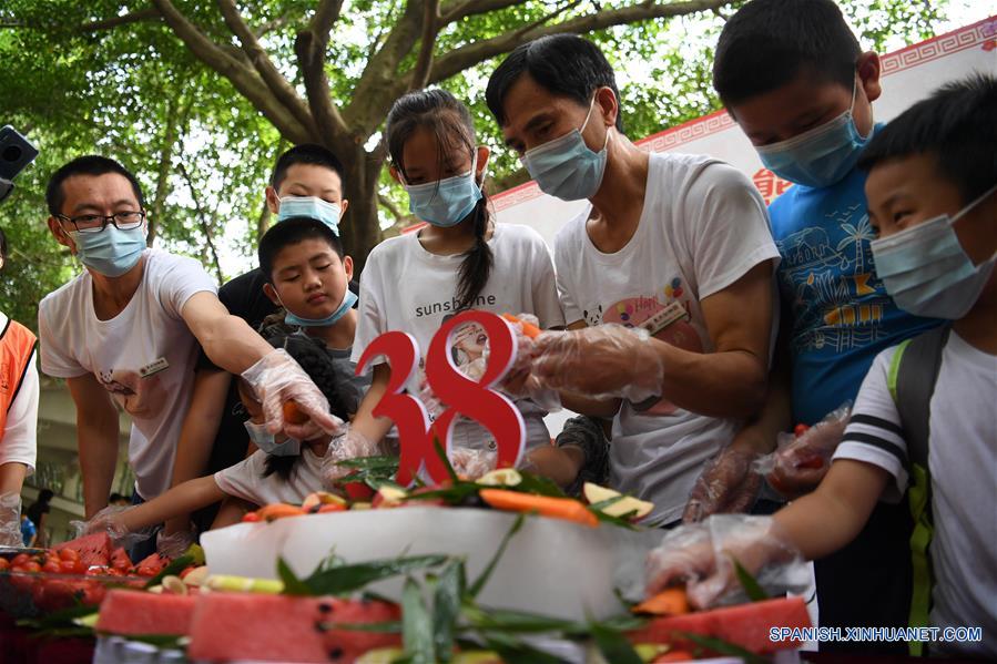 CHINA-CHONGQING-PANDA GIGANTE CAUTIVO MAS LONGEVO-CUMPLEA&Ntilde;OS