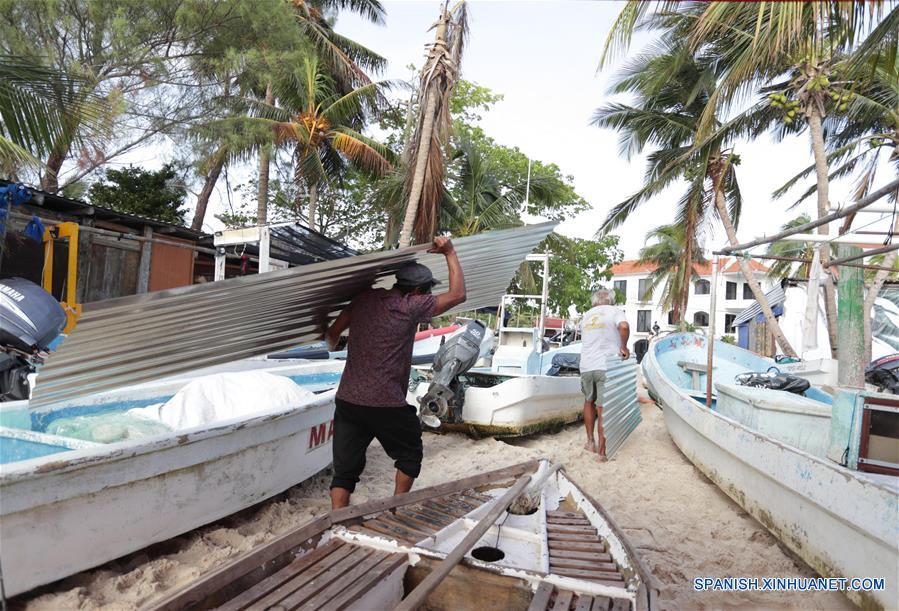MEXICO-QUINTANA ROO-TORMENTA TROPICAL-ZETA