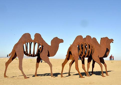 Gansu: Artistas elaboran esculturas basándose en la cultura local para decorar el desierto