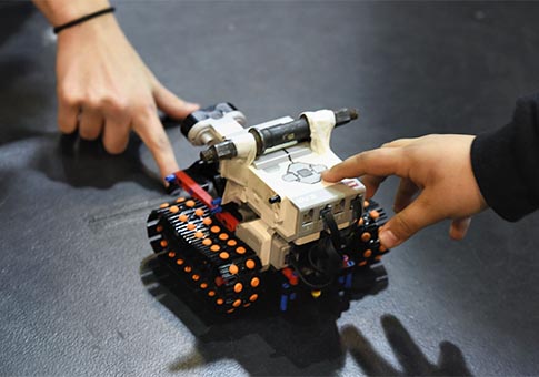 Uruguay: Competencia de Sumo.UY en Facultad de Ingenier&iacute;a en Montevideo