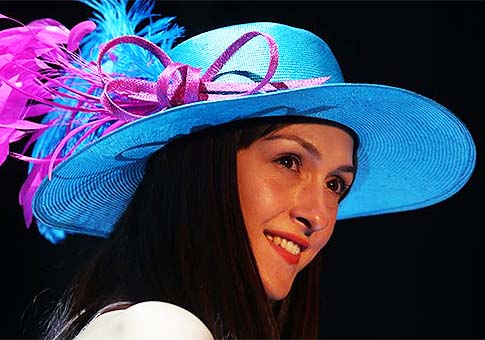 Desfile de modas con el tema de sombreros en Beijing