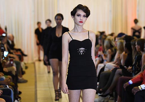 Espectáculo de modas en el último día de la Semana de la Moda de Washington