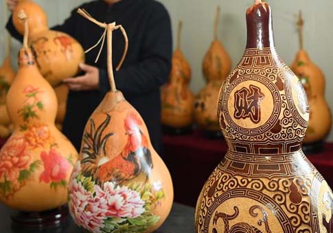 Artesanías de calabaza con imágenes vívidas