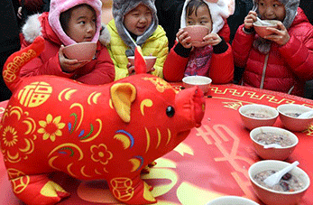 Comen sopa de Laba en China